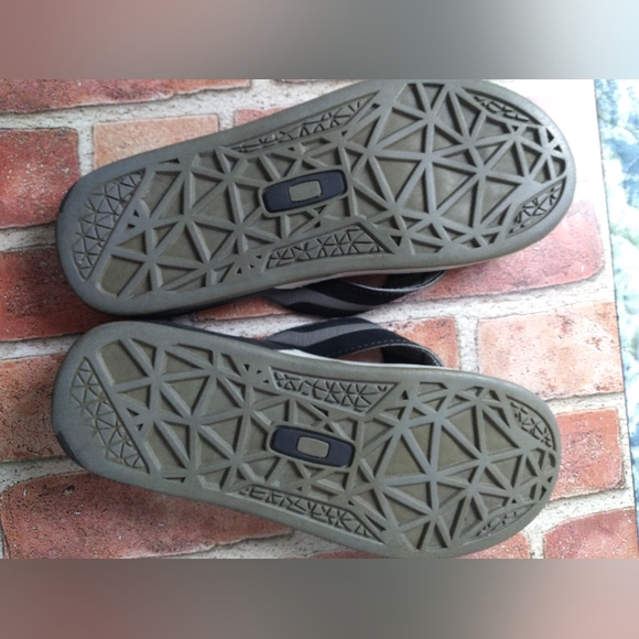 Men's Oakley flip flops size 11 - Picture 7 of 7
